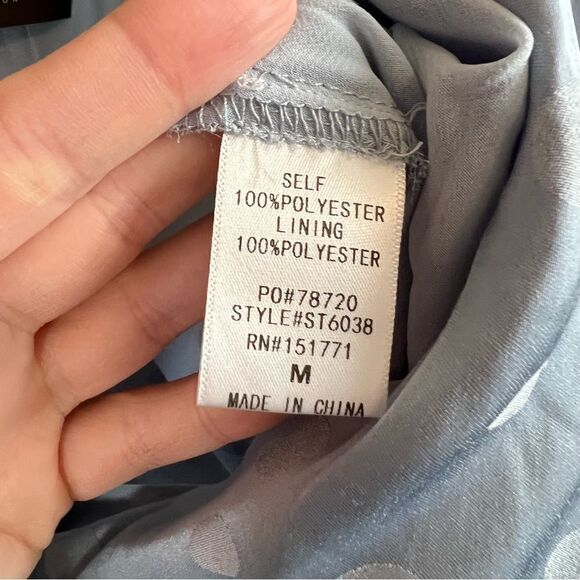 ✨ Le Lis Women’s Blue Silk Satin Polka Dot Wrap Top Medium NWT - Picture 5 of 9